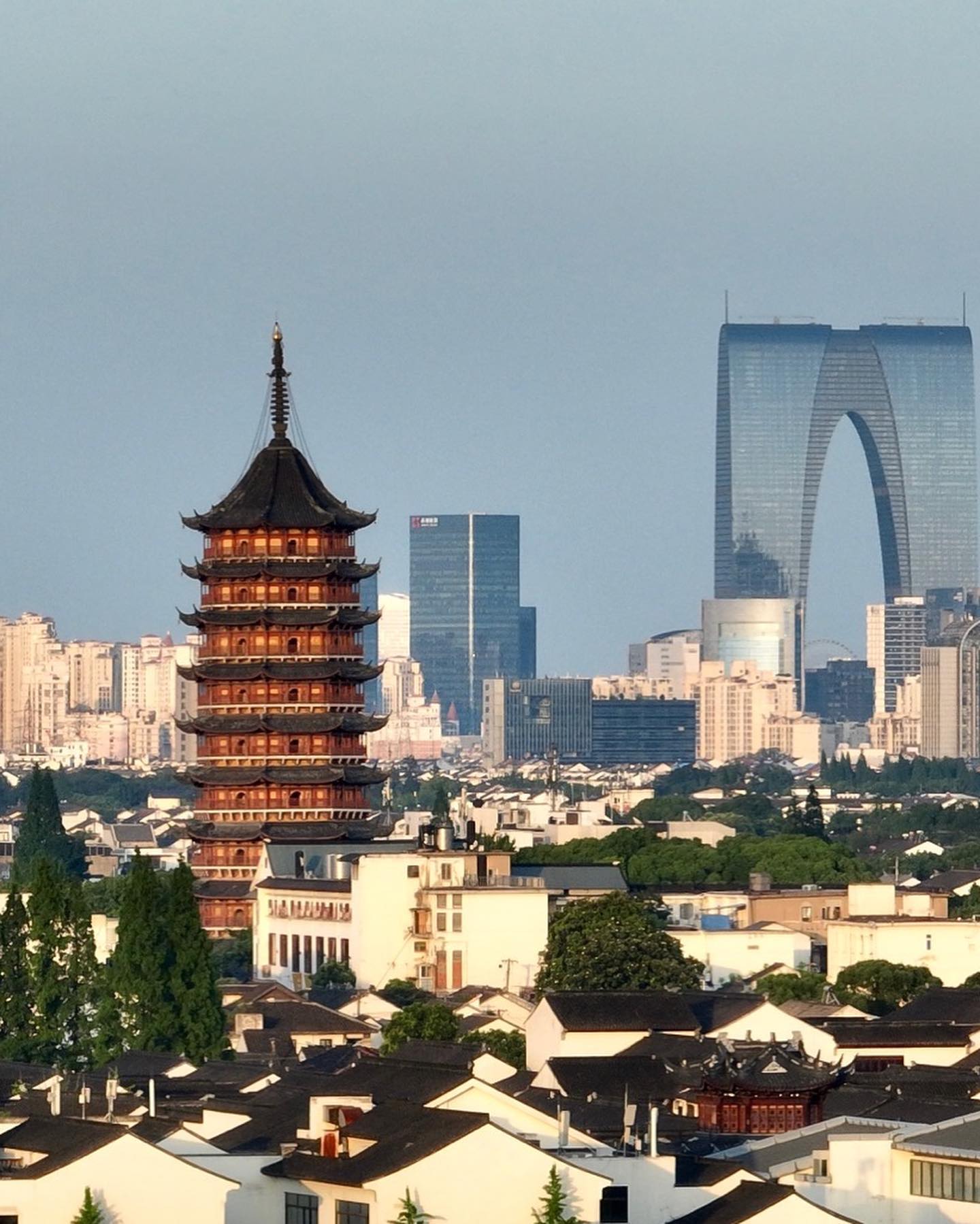 苏州北寺塔与东方之门